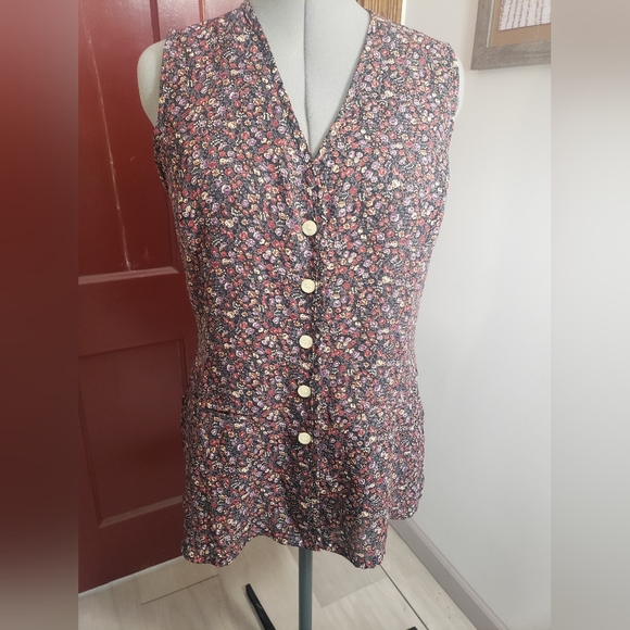 Express Floral Vest - Picture 1 of 4